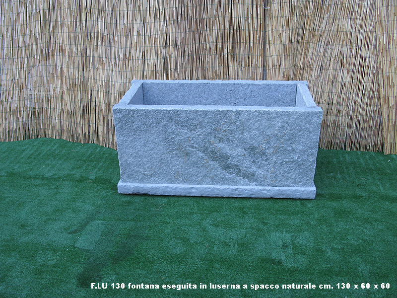 F.LU 130 fontana eseguita in luserna a spacco naturale cm. 130 x 60 x 60
